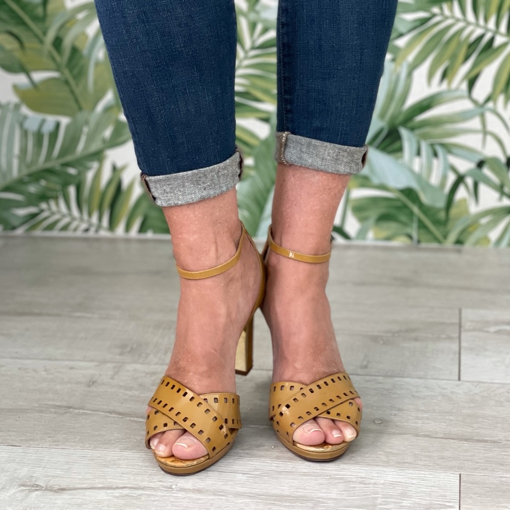 KATE SPADE NEW YORK SANDALS - Picture 2 of 3